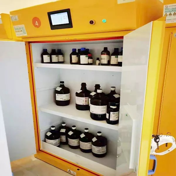 Safety in the Lab: How Filtered Storage Cabinets Safeguard Against Volatile Chemicals